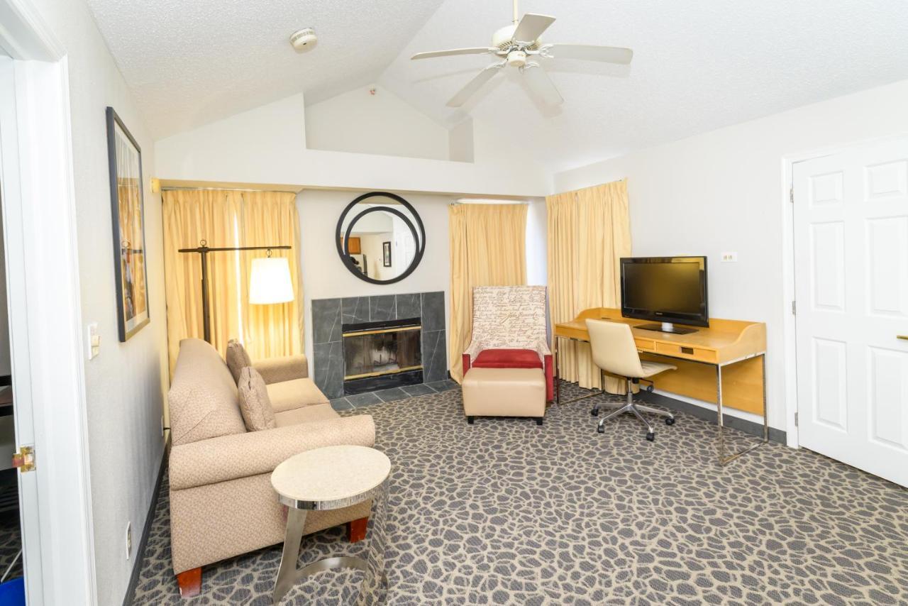 Philadelphia Suites At Airport - An Extended Stay Hotel Eksteriør billede